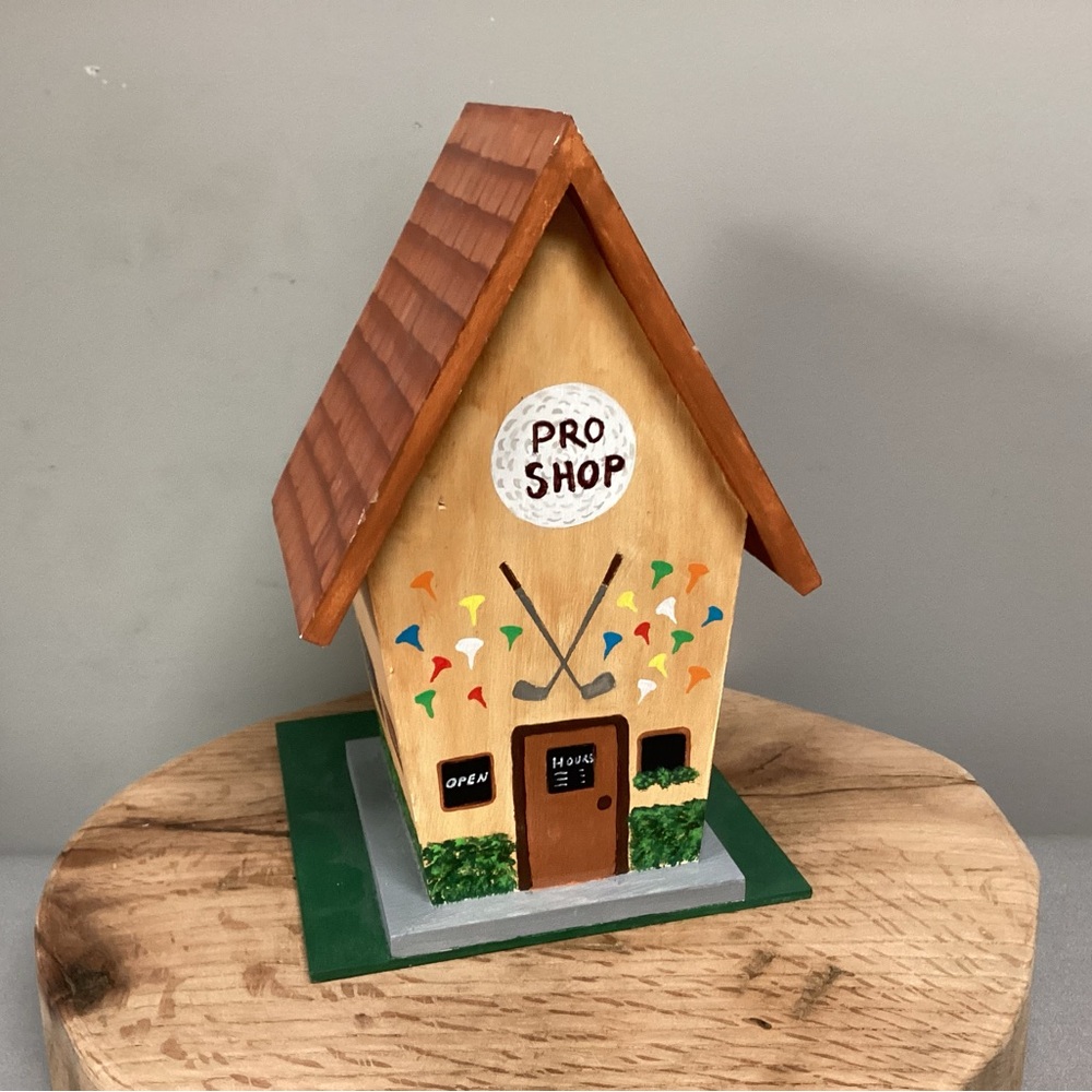 🟢 Vintage & Hand Painted - Solid Wood & Golf Themed Birdhouse - Very Unique - Picture 5 of 14